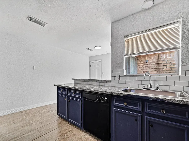 2223 Courtney Ct — Photo 11