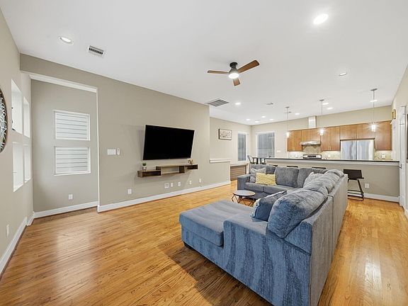 2nd image of 1036 W 24th St