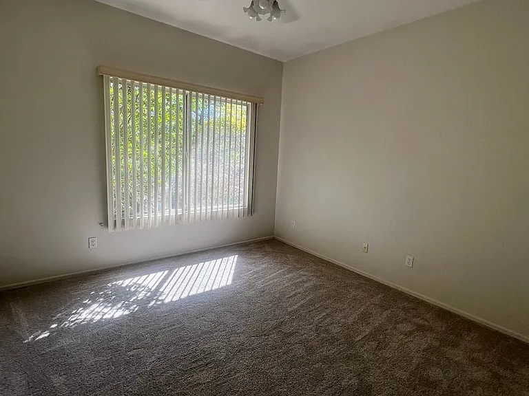 255 S Cottonwood Ranch Rd — Photo 6