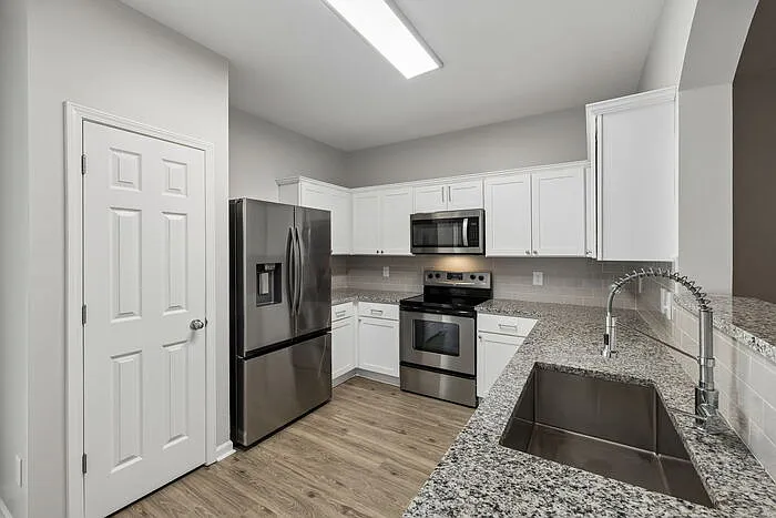 3 bed, 2.5 bath, 1724 sqft, $2,350 — Photo 3