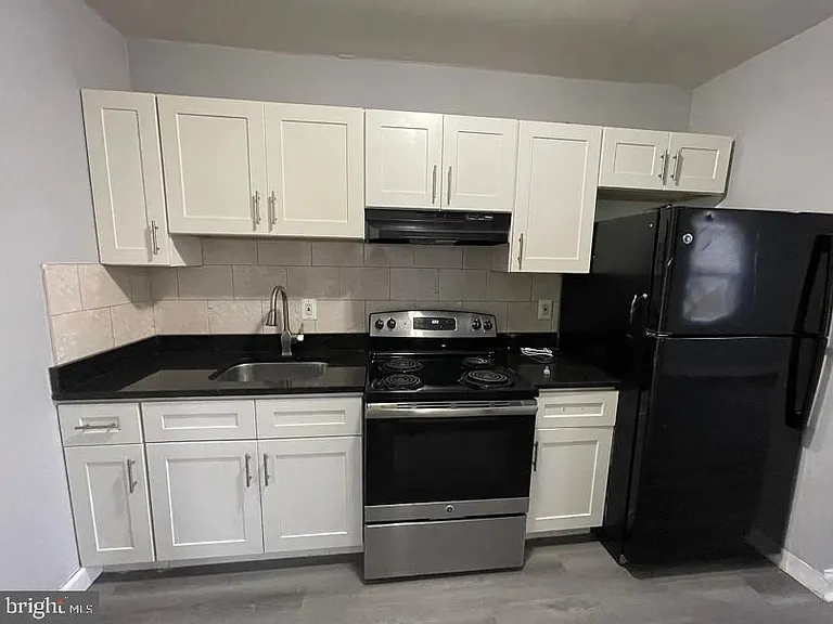 5633 Malcolm St #1 — Photo 8