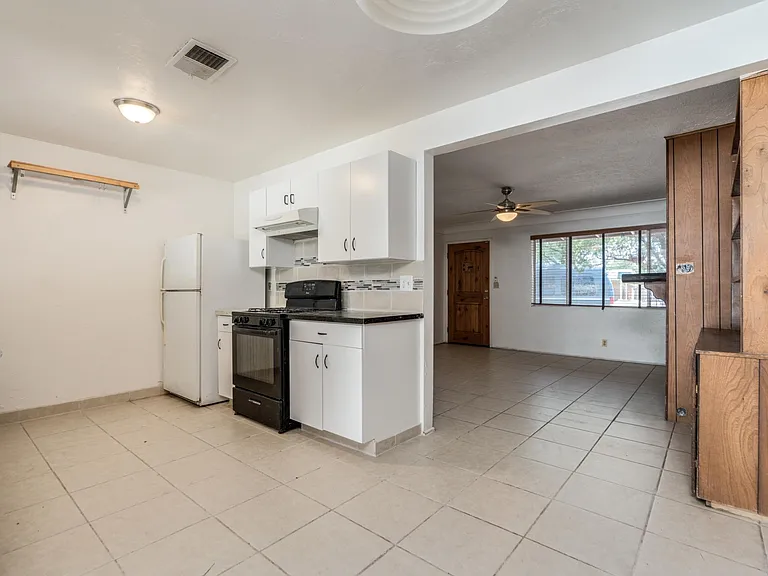 4009 N Tyndall Ave — Photo 6