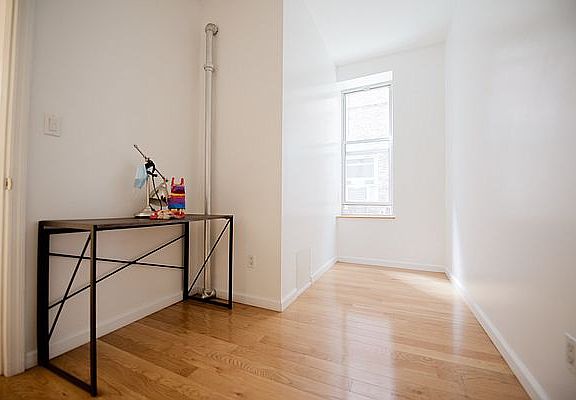 4th image of 149 Elizabeth St APT A3