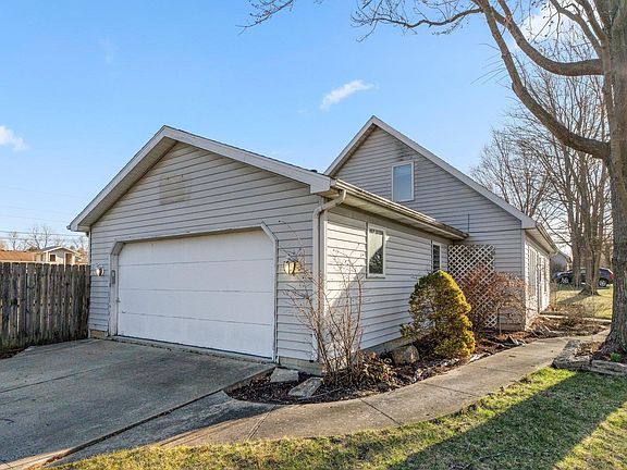 3rd image of 2307 Garden Park Dr