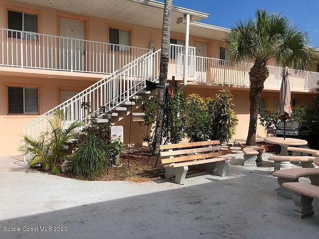 1st image of 211 Circle Dr APT 7