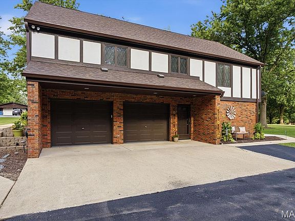 5th image of 10 Brighton Dr
