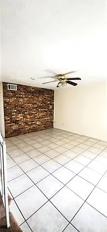 2 bed, 1.5 bath, 1125 sqft, $1,400 — Photo 2