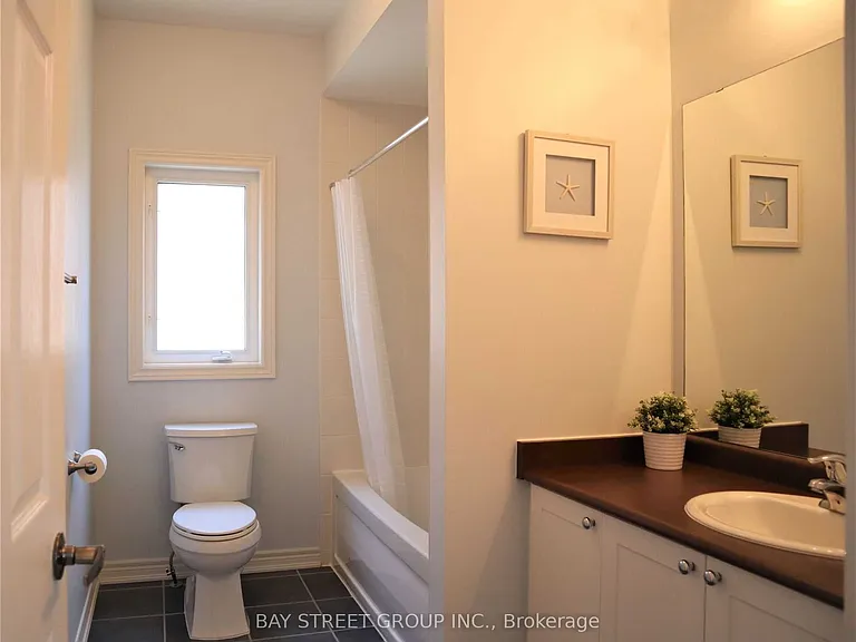 9 Eber St — Photo 10