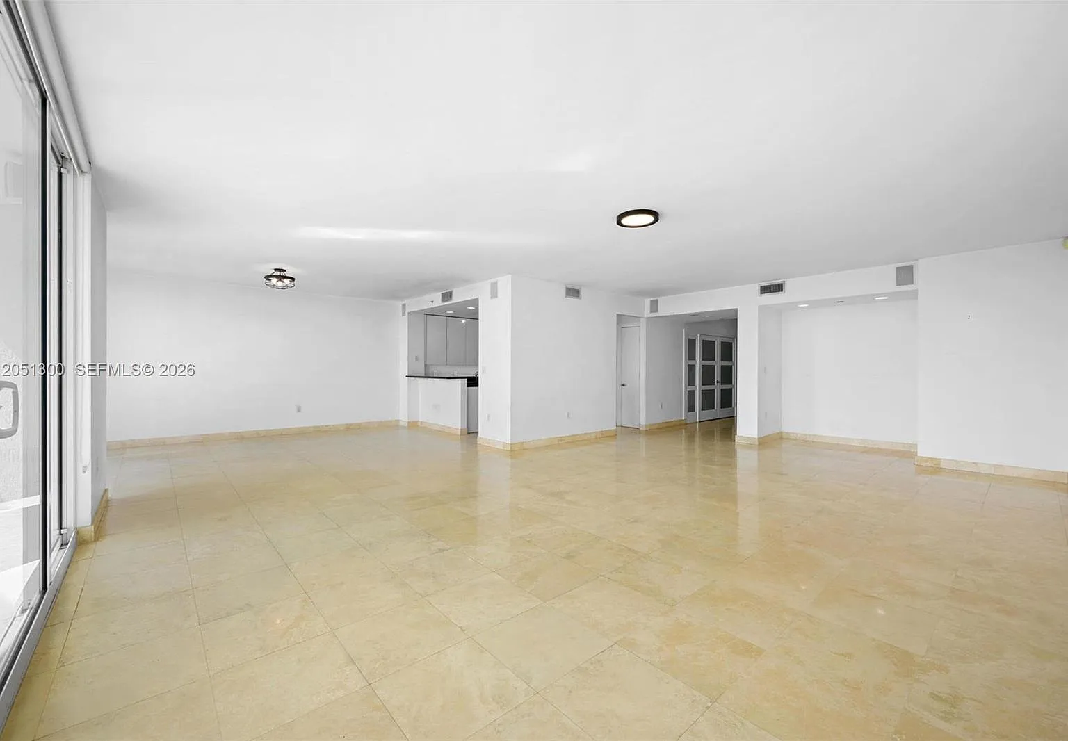 Hamptons South Condo — Photo 4