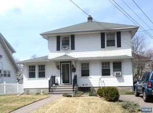 10 Walnut St, Rutherford, NJ 07070