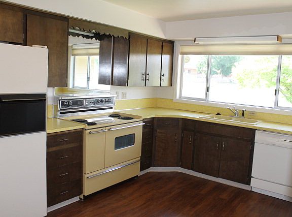 3rd image of 224 SE 2nd St