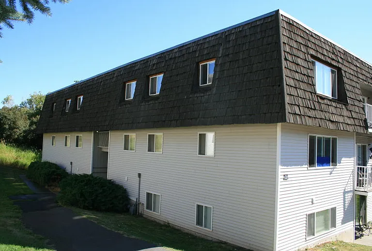 1415 S. Hawthorne Dr. Apartments — Photo 3