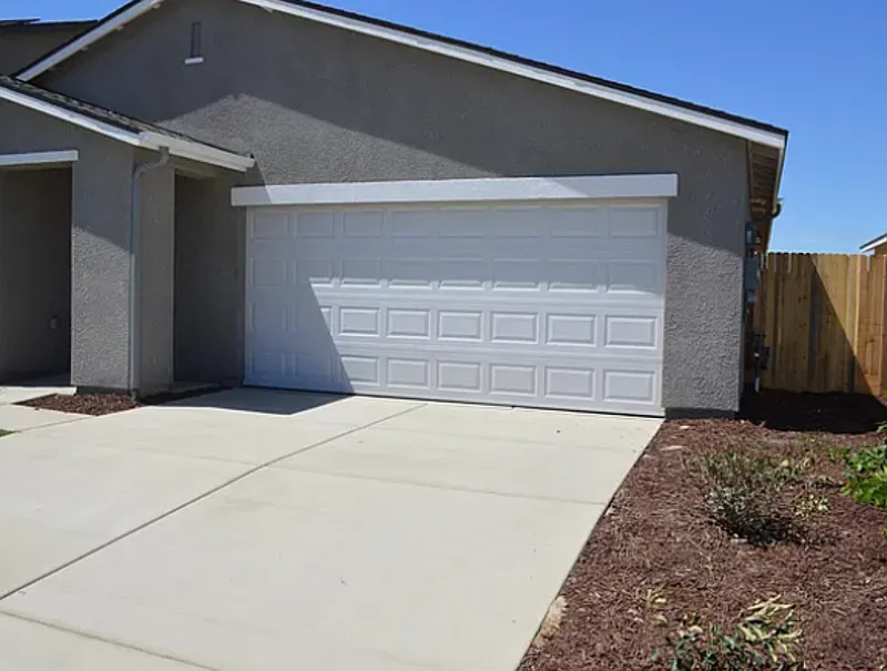 4 bed, 3.0 bath, 1862 sqft, $2,200 — Photo 3