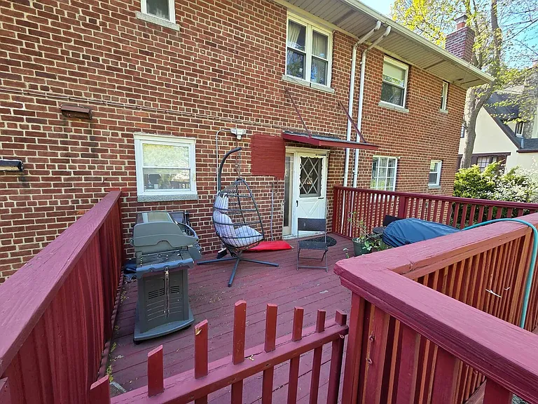 550 Manor Ridge Rd — Photo 4