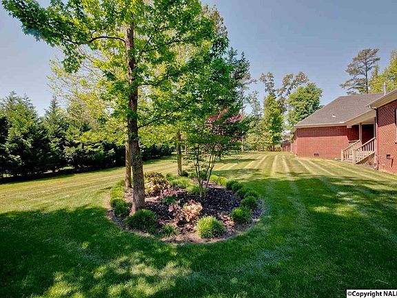 5th image of 144 Holbrook Dr