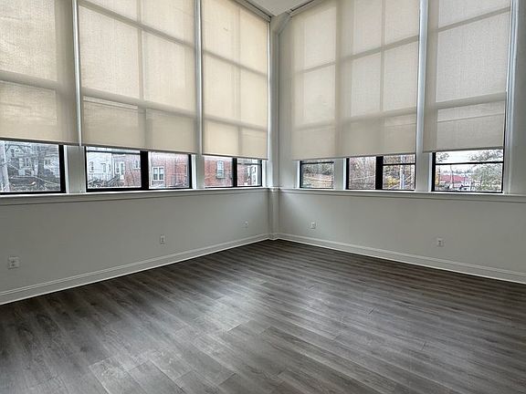5th image of 901 Quarry St #309