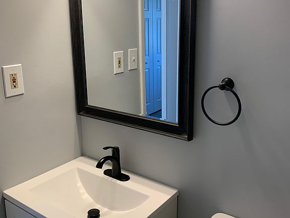 Black Facet and Accessories