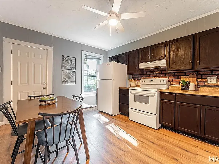 3540 Michigan Ave — Photo 11