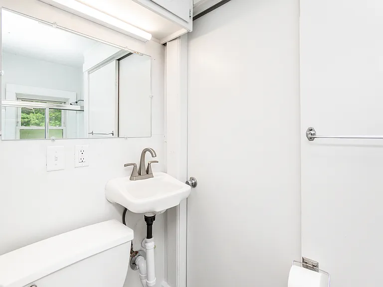 6 Putnam St #6 — Photo 4