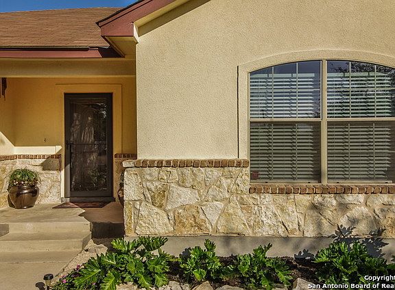 3rd image of 7718 Linkview Dr
