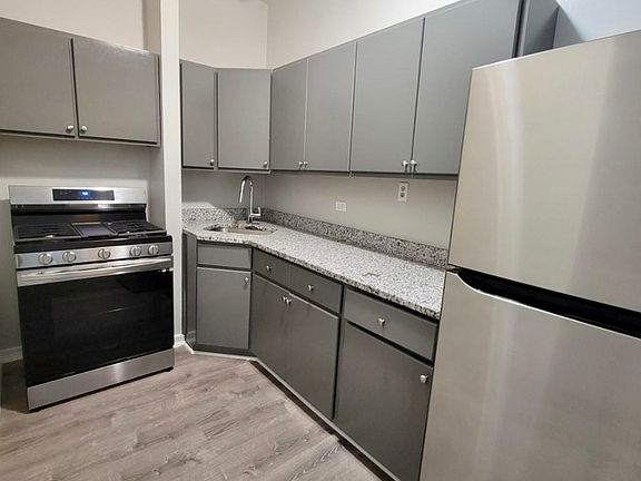 2nd image of 5018-20 S Blackstone Ave #304
