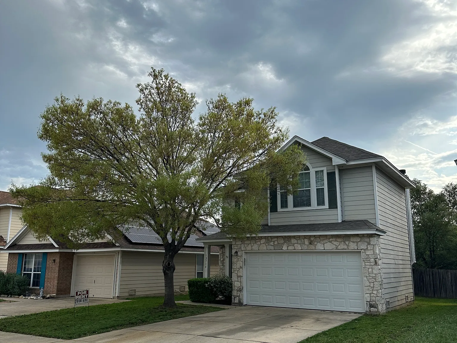 3 bed, 2.5 bath, 2000 sqft, $2,100 — Photo 2