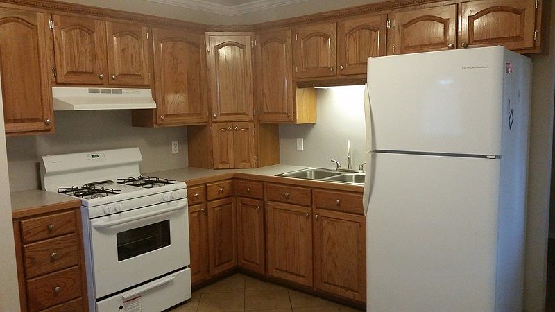 2nd image of 411 Ash St
