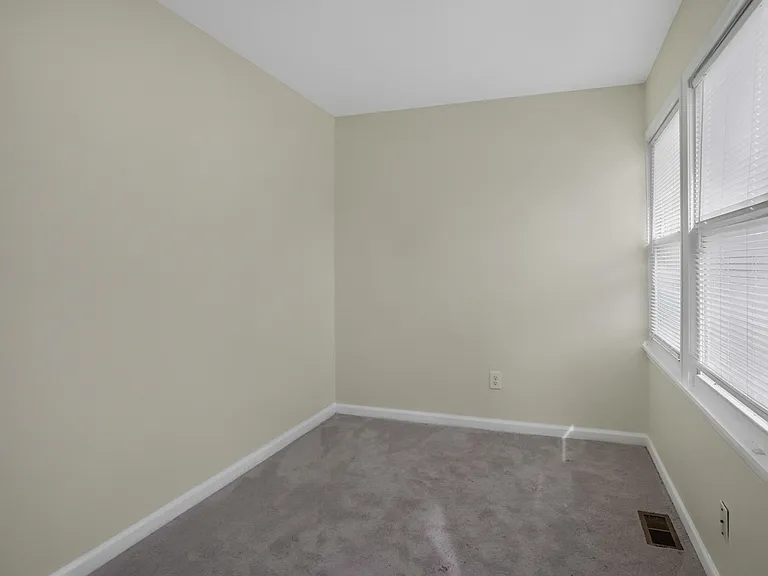 22000 Cunningham Ave — Photo 9
