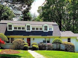 2 Farnham Ct, Westport, CT 06880