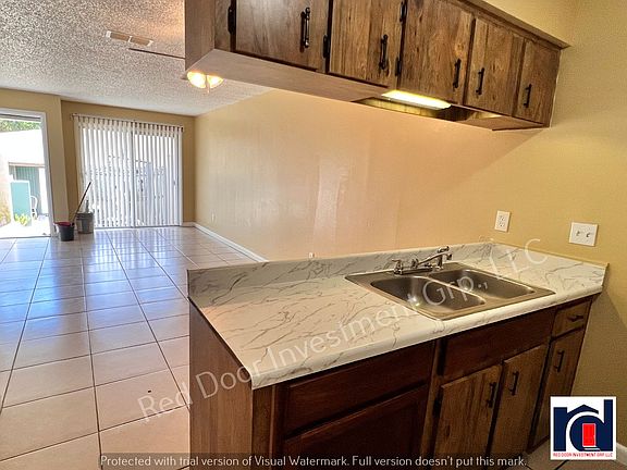 4th image of 3005 SE 55th Ave #B