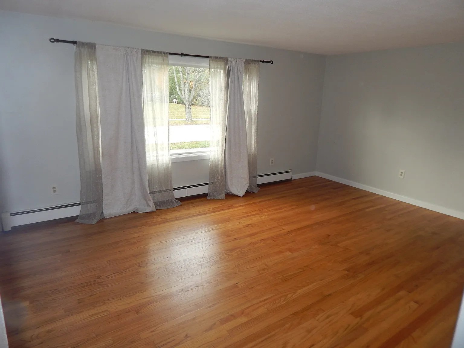 2 bed, $1,600 — Photo 4