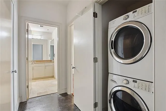 900 S Peters St #2 — Photo 11