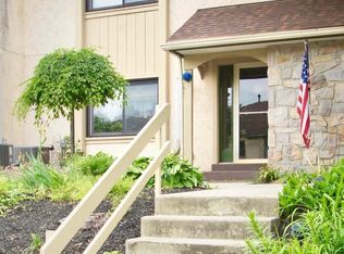 17 Muirfield Dr, Reading, PA 19607