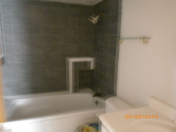 4th image of 212 Shorewood Dr