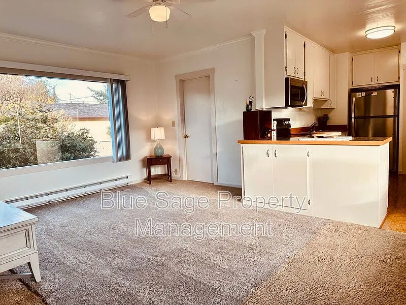 2 bed, 1.0 bath, 1000 sqft, $1,650 — Photo 3
