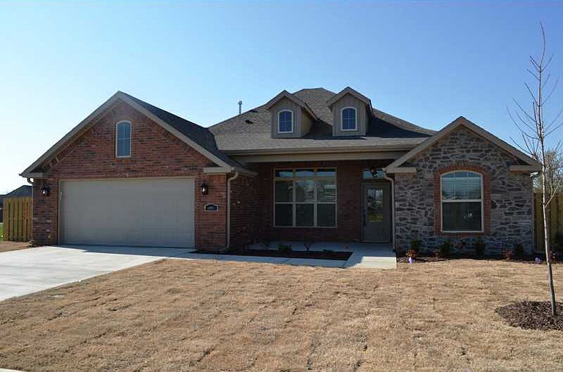1st image of 4402 N Meadow Oaks Dr