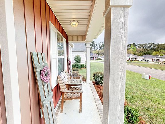 4th image of 102 Danny Ln