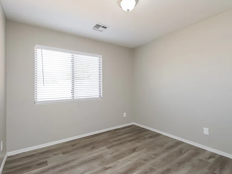 1604 S 80th Ln — Photo 12