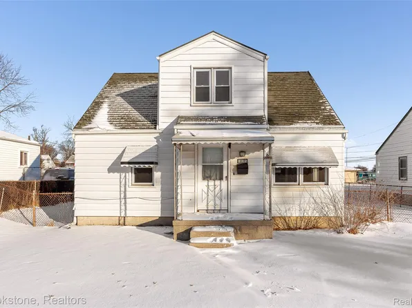 19595 Waldron St, Roseville, MI 48066