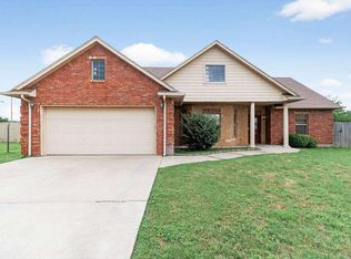 1205 Pebble Trl, Elgin, OK 73538