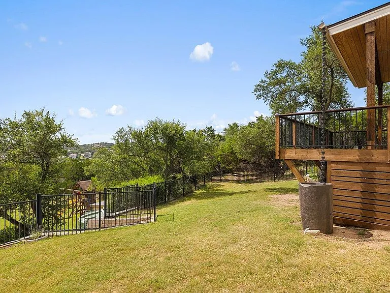 17133 Majestic Ridge Rd — Photo 33