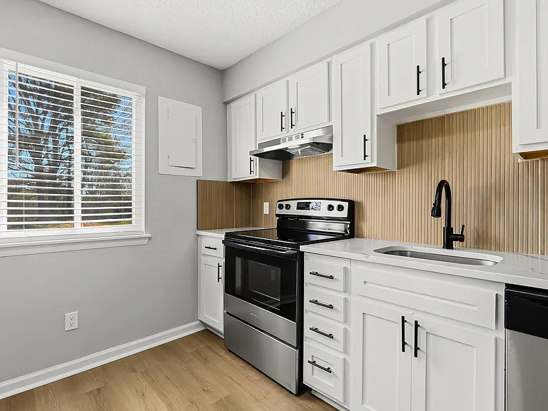 The Reserve @ BLU Townhomes — Photo 13
