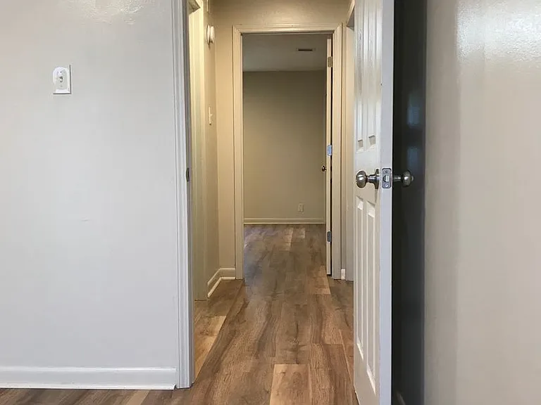 208 Cantal Dr — Photo 13