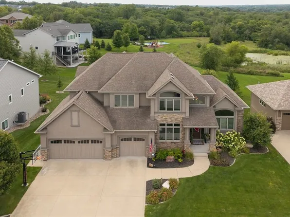 15016 Plum Dr, Urbandale, IA 50323