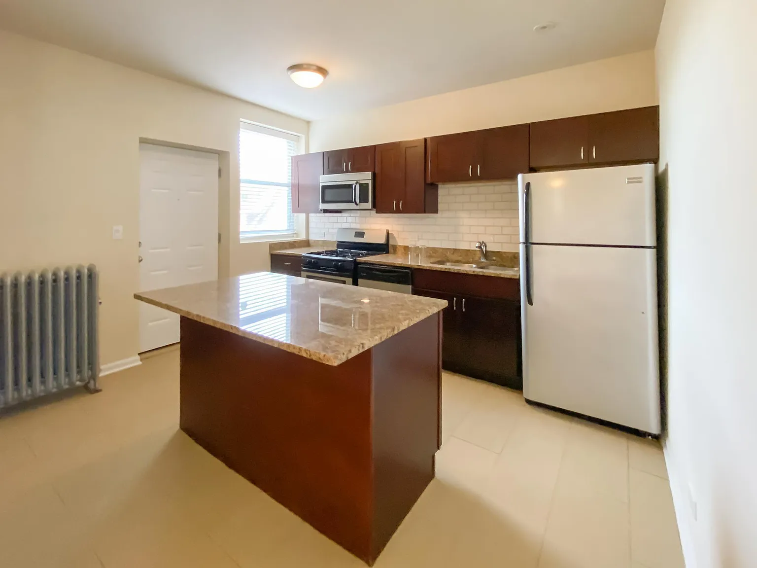 Necedah at 4740-4748 South Greenwood — Photo 3