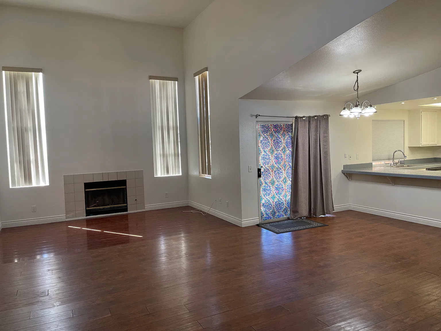 3 bed, 1400 sqft, $2,750 — Photo 4
