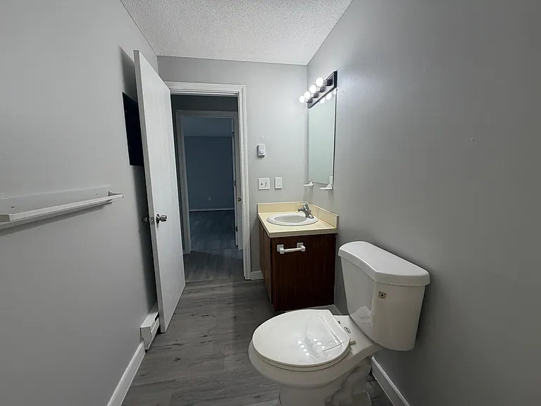 30 Hart Cir #8A — Photo 5
