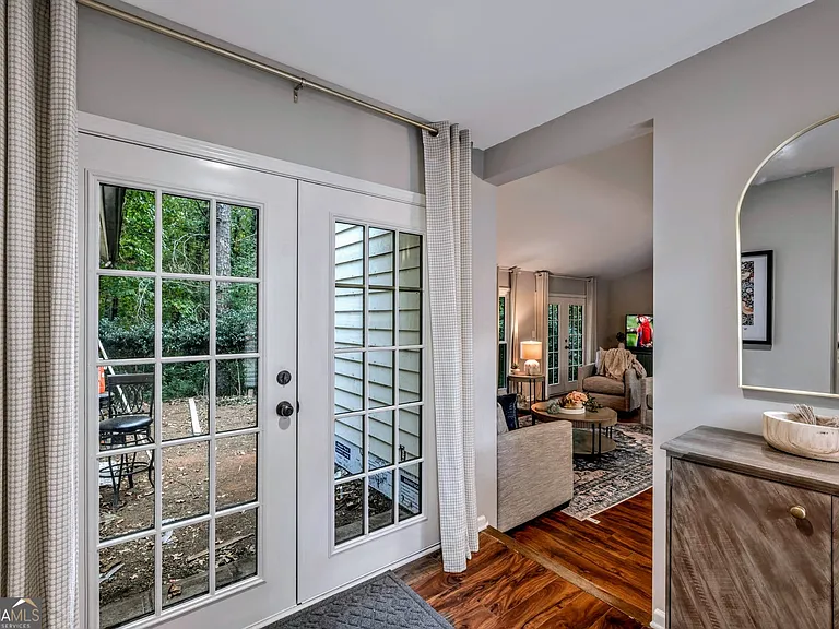2660 Indian Lake Dr — Photo 13