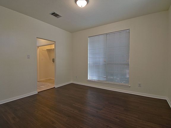 5th image of 2423 Falcon Dr