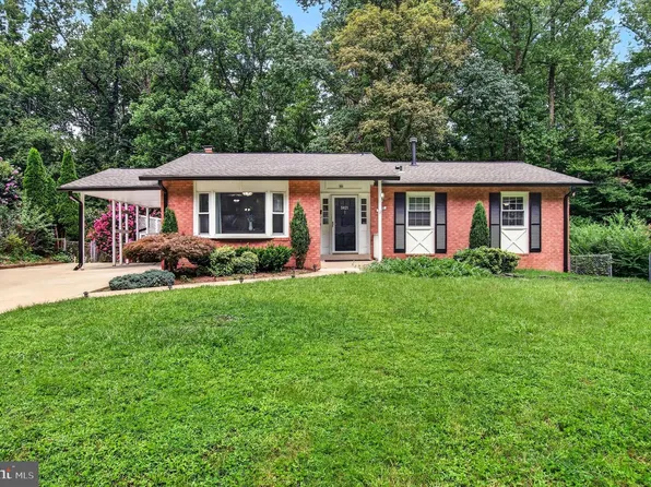 5621 Ravenel Ln, Springfield, VA 22151